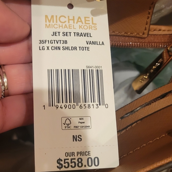 Michael Kors Jet set white large tote bag/travel bag/ shoulder bag NWT - Picture 8 of 10